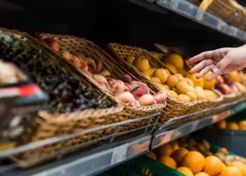 IPCA-15 mostra queda nos preços de alimentos e combustíveis em junho