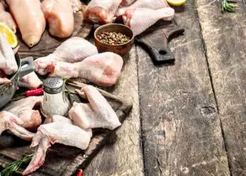 Japão suspende importações de carne de aves de GO e MT após registro de gripe aviária