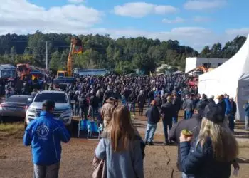 Produtores rurais no RS protestam por solução para dívidas e perdas causadas pelo clima