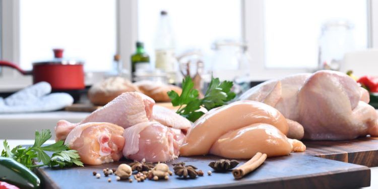 Kuwait, Turquia e outros países reabrem mercado à carne de frango brasileira