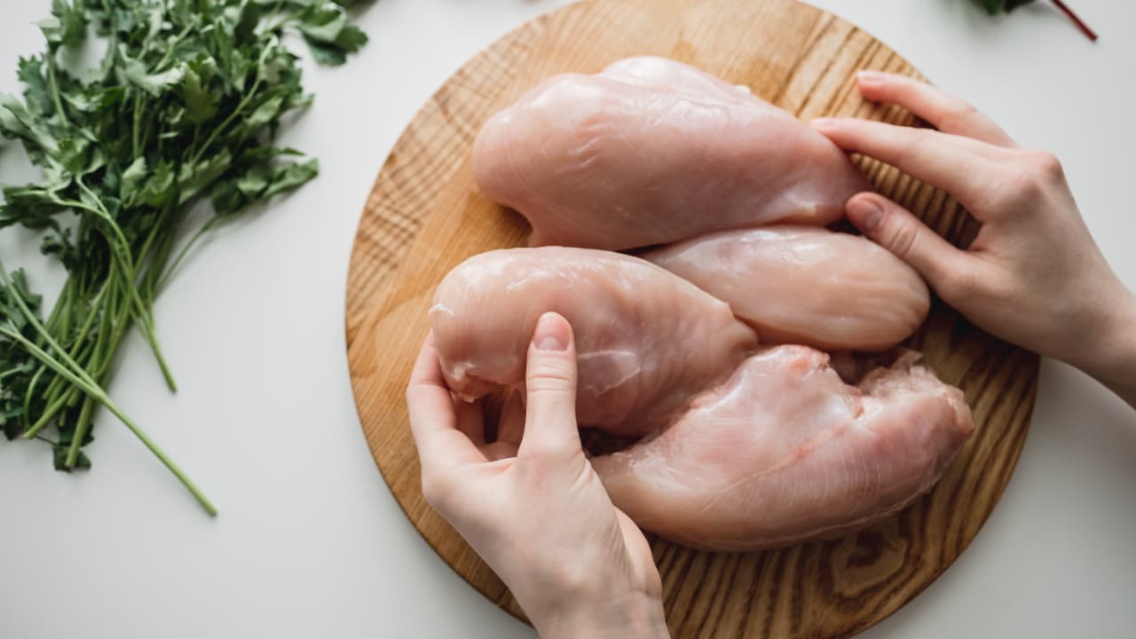 Gripe Aviária: África do Sul e Singapura suspendem restrições à carne de aves do Brasil