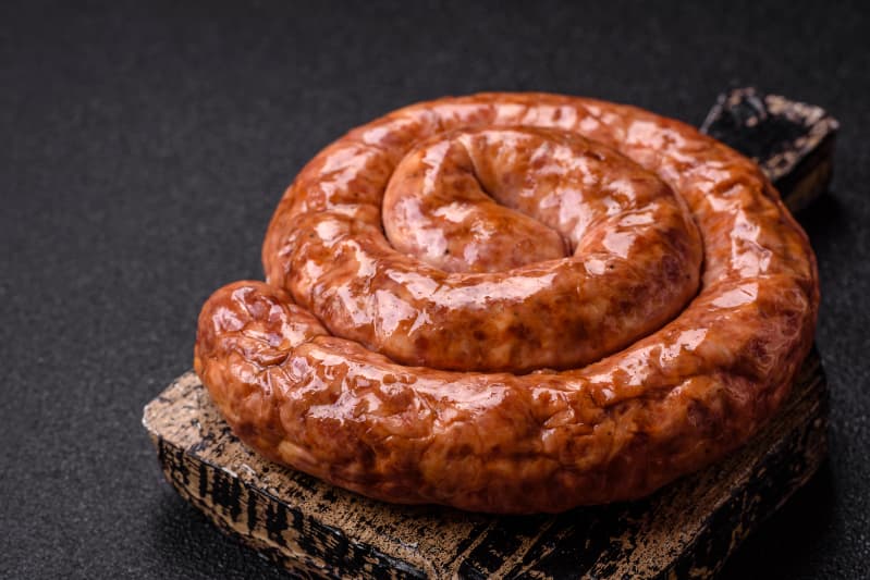 Fábrica clandestina de linguiça é fechada em Goiás após apreensão de carne imprópria 3 Linguiça