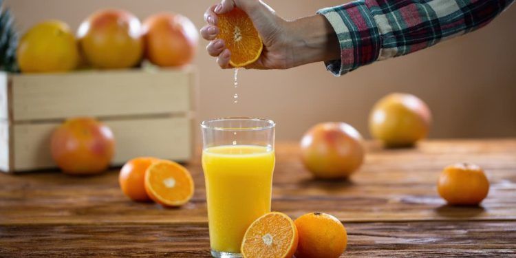Tarifaço dos EUA ameaça exportações brasileiras de suco, café, carne e frutas