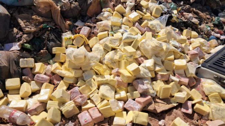 Mais de 2 toneladas de alimentos de origem animal improprios sao apreendidas em Goias