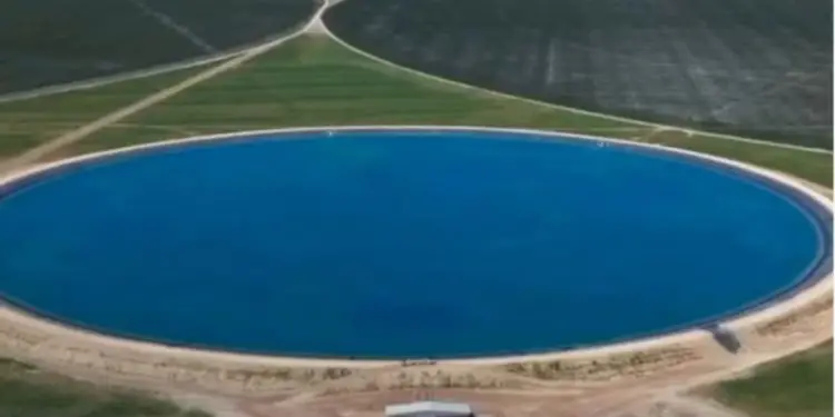 Produtor rural constrói reservatório que vira o “novo mar” e viraliza nas redes 1 Produtor rural constrói reservatório que vira o “novo mar” e viraliza nas redes