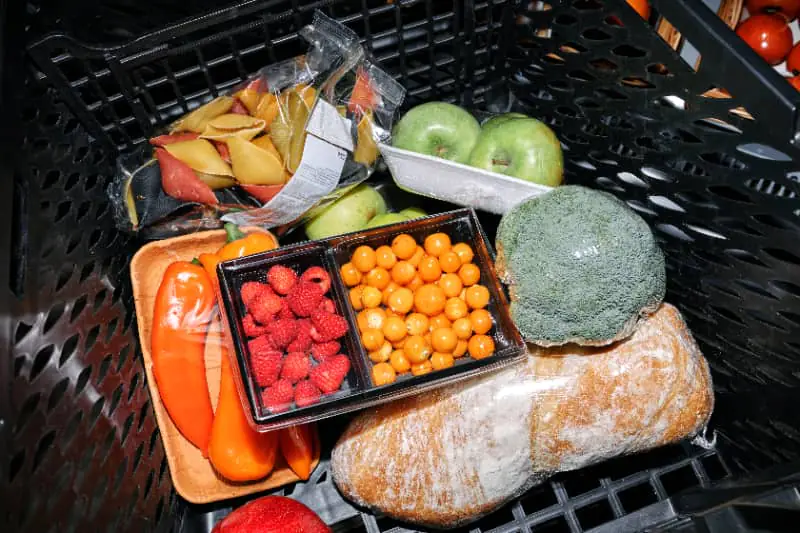 Preços da cesta básica registram alta na maioria das capitais em dezembro; veja quais 2 Cesta básica