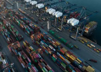 Brasil alcança recorde histórico nas exportações e na corrente de comércio em 2025