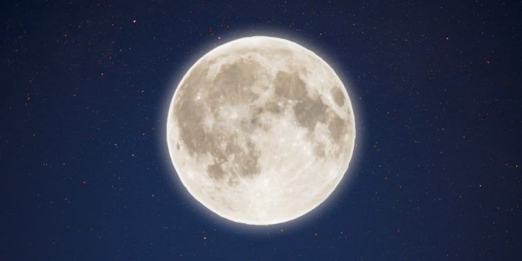 Fenômeno da superlua volta a iluminar o céu nas próximas semanas no país 1 Fenômeno da superlua volta a iluminar o céu nas próximas semanas no país