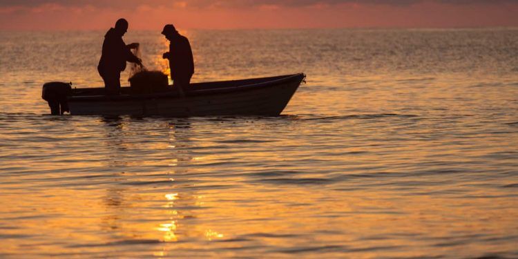 MTE dá início ao atendimento de pescadores para seguro-defeso