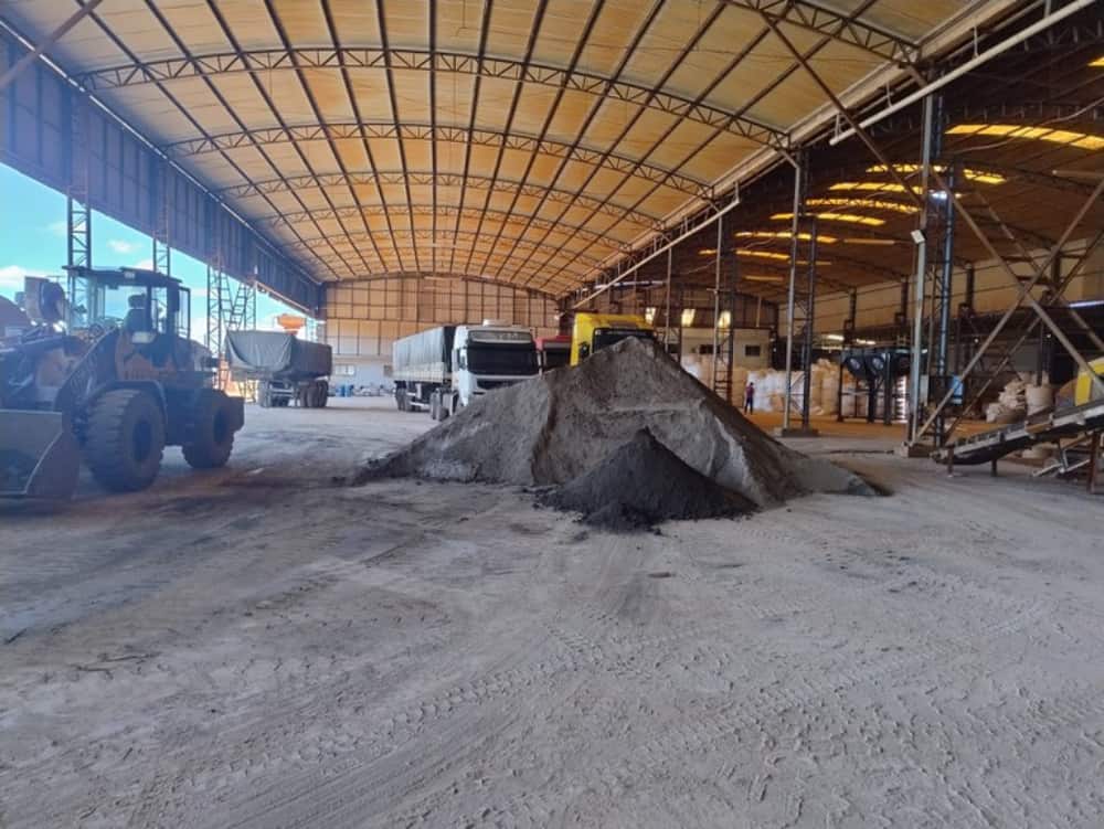 Fábrica clandestina de fertilizantes é interditada no interior de SP 3 fábrica clandestina de fertilizantes