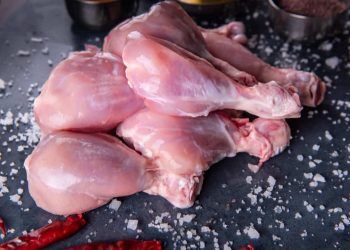 China retoma compra da carne de frango do Rio Grande do Sul após embargo sanitário
