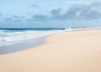 Praias com selo Bandeira Azul viram destaque de turistas neste verão 9 Praias com selo Bandeira Azul viram destaque de turistas neste verão