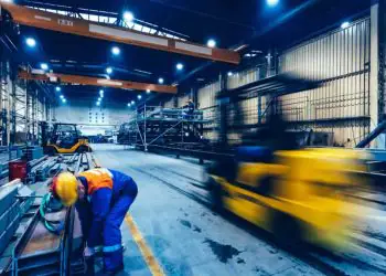 Produção industrial recua 1,2% em dezembro, apesar de apoio do setor agro