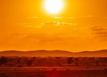 Calor intenso marca a semana e temperaturas podem passar dos 36 °C nesta semana