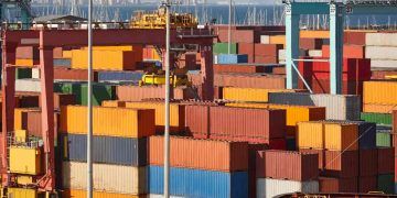 Exportações brasileiras crescem 15,6% em fevereiro e superávit chega a US$ 4,2 bilhões