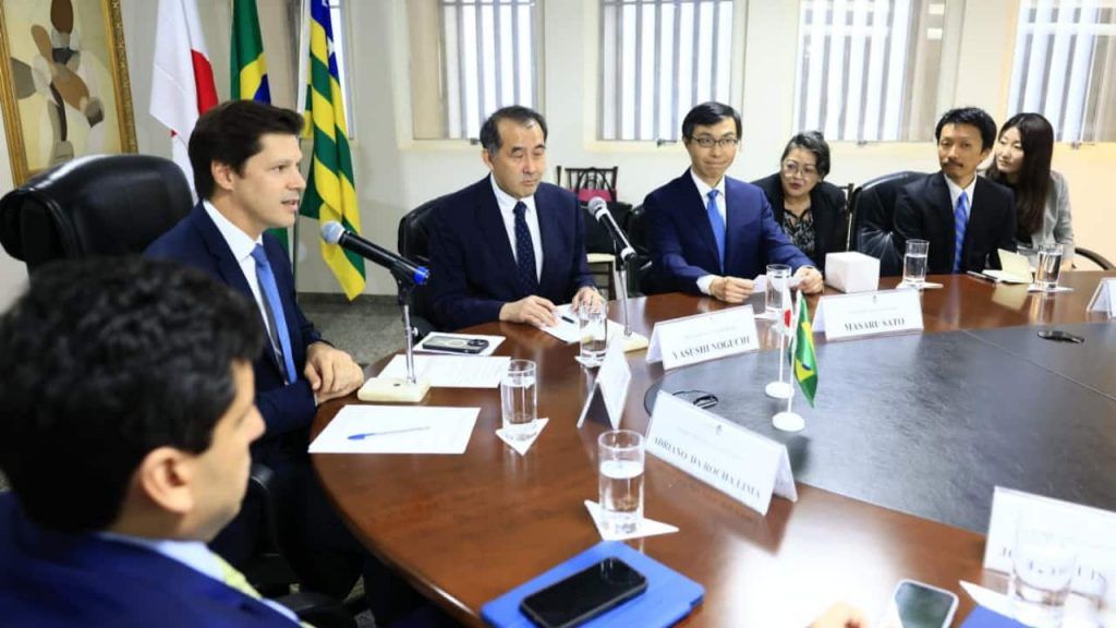 Goiás e Japão firmam acordo para cooperação na exploração de minerais críticos