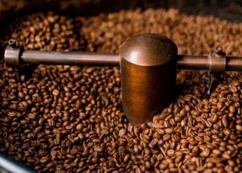 Exportacoes de cafe do Brasil recuam cerca de 8 em marco 2