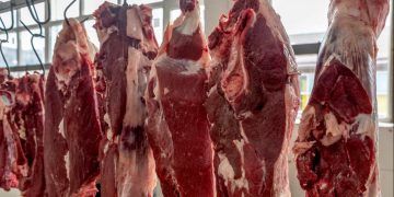 China suspende exportações de carne bovina de três frigoríficos brasileiros