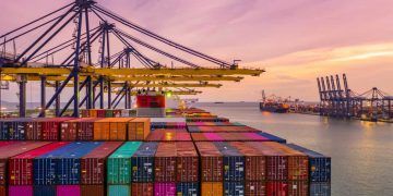 Comércio exterior brasileiro fecha maio com superávit de US$ 8 bi e alta nas exportações