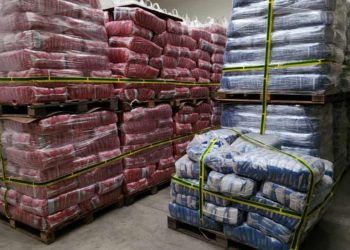 Fiscalizacao apreende 36 toneladas de arroz e feijao com irregularidades em Sao Paulo