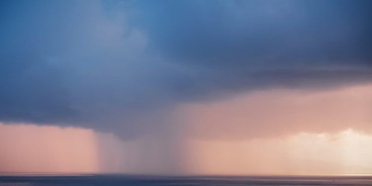 Frente fria provoca temporais, ventos fortes e queda nas temperaturas no Sul do país 1 Frente fria provoca temporais, ventos fortes e queda nas temperaturas no Sul do país