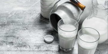 Custos da produção de leite recuam pelo segundo mês consecutivo