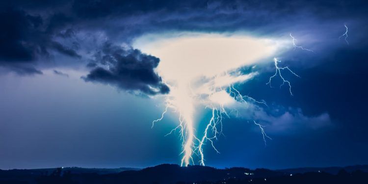 Sexta-feira terá risco de tempestades severas no Sul do Brasil, aponta previsão 1 Sexta-feira terá risco de tempestades severas no Sul do Brasil, aponta previsão
