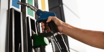 Governo zera impostos federais sobre gasolina e amplia subsídios a combustíveis